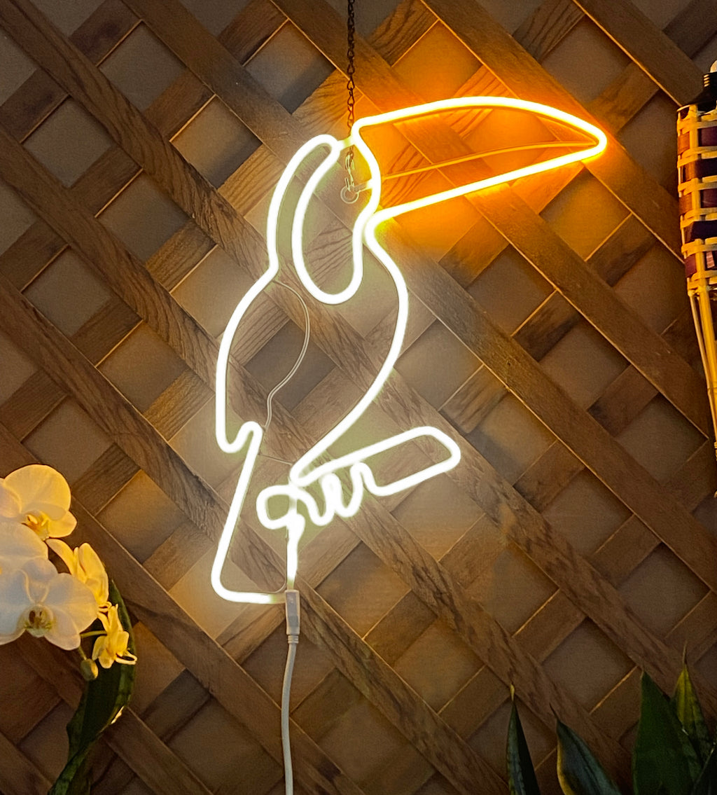 Toucan neon decor
